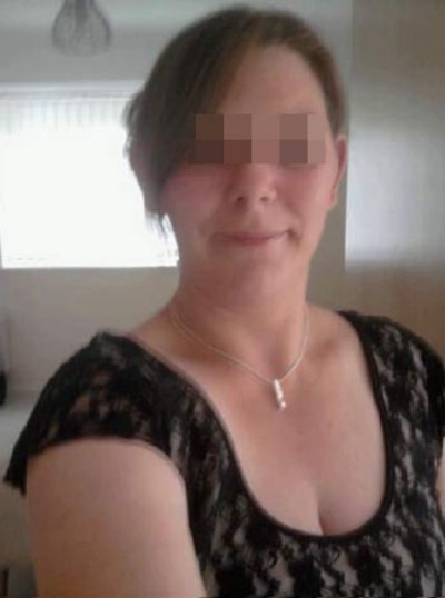 Fille séduisante à Laval aimant la baise anale