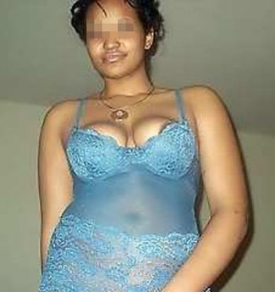 Belle fille libertine voulant des belles queues à pomper à Longueuil Belle fille libertine voulant des belles queues à pomper à Longueuil