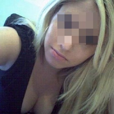 Fille très open désirerait sucer de longues pines à Montréal Fille très open désirerait sucer de longues pines à Montréal