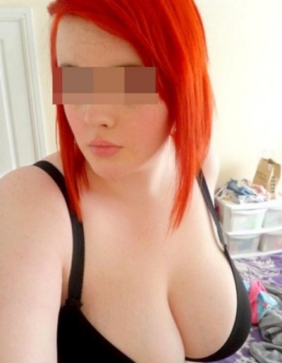 Pompeuse de jus veut sucer un gros membre à Saguenay Pompeuse de jus veut sucer un gros membre à Saguenay