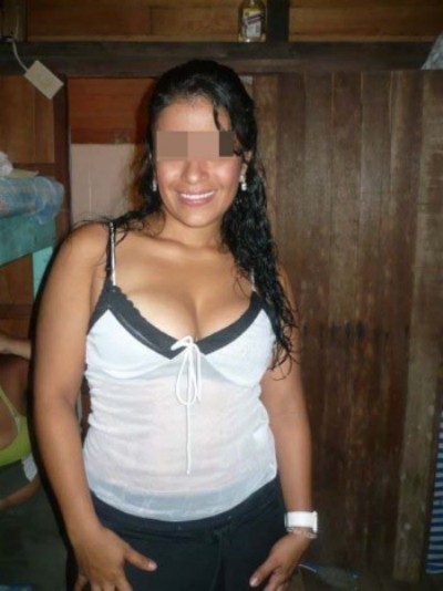 Buveuse de foutre a envie de pomper des queues bien tendues à Terrebonne Buveuse de foutre a envie de pomper des queues bien tendues à Terrebonne