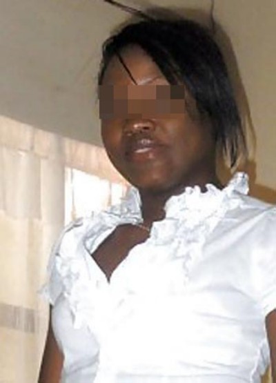 Coquine adorerait sucer de jolies pines sur Montréal Coquine adorerait sucer de jolies pines sur Montréal