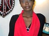 Femme accro au sexe désirant sucer une pine sans poil à Laval