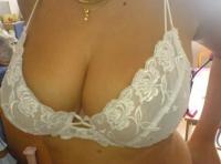 Bourgeoise cochonne cherche un mec coquin à Montréal