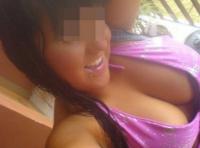 Belle femme célibataire a envie de sucer des petites queues sur Laval