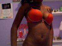 Femme très salope a envie de pomper de queues bien larges sur Montréal