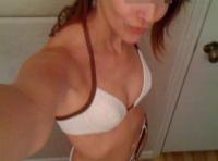 Chiennasse pour une pipe gratuite à Montréal