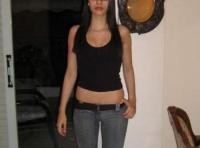 Jeune Femme chaude de Montréal aimant faire des fellations nature