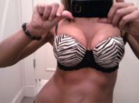 Belle femme a envie de sucer de beaux membres à Laval